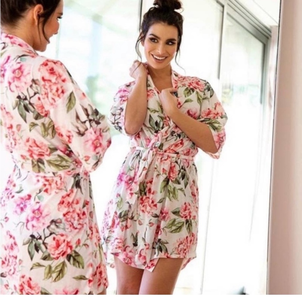 Open-Front Robe - Picture 3 of 14